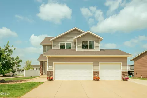 3701 Woodbend Dr SE, Mandan, ND 58554