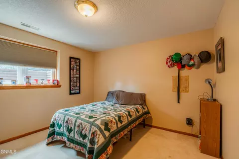 Bedroom - 219 E Calgary Ave, Bismarck, ND 58503 photo 9 of 10