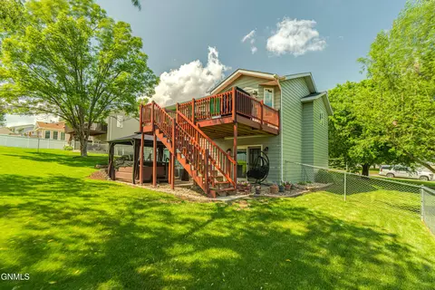 Exterior - 219 E Calgary Ave, Bismarck, ND 58503 photo 16 of 18