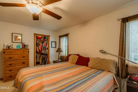 Bedroom - 219 E Calgary Ave, Bismarck, ND 58503 photo 4 of 10