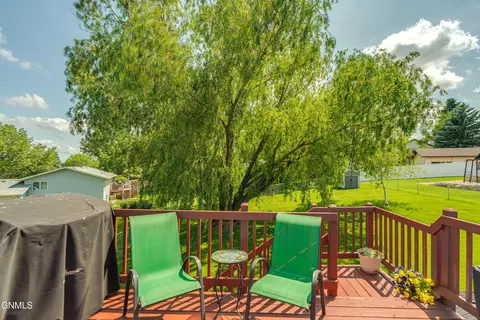 Exterior - 219 E Calgary Ave, Bismarck, ND 58503 photo 18 of 18