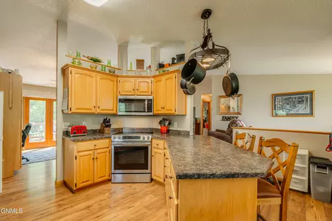 Kitchen - 219 E Calgary Ave, Bismarck, ND 58503 photo 5 of 6