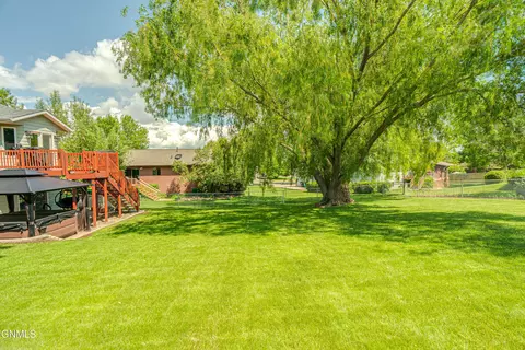 Exterior - 219 E Calgary Ave, Bismarck, ND 58503 photo 13 of 18