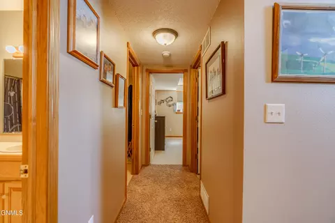 Entry Way - 219 E Calgary Ave, Bismarck, ND 58503 photo 6 of 7