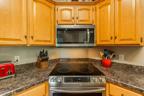 Kitchen - 219 E Calgary Ave, Bismarck, ND 58503 photo 2 of 6