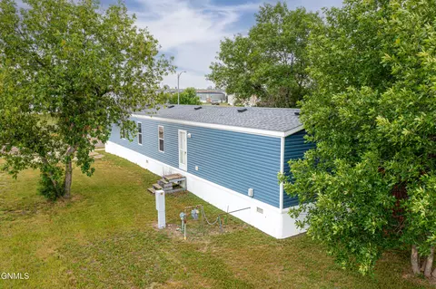 3610 21st Ave W, Williston, ND 58801 photo 4