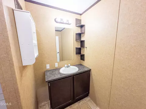 3610 21st Ave W, Williston, ND 58801 photo 20