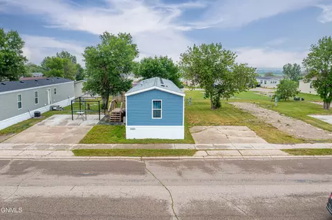3610 21st Ave W, Williston, ND 58801 photo 2