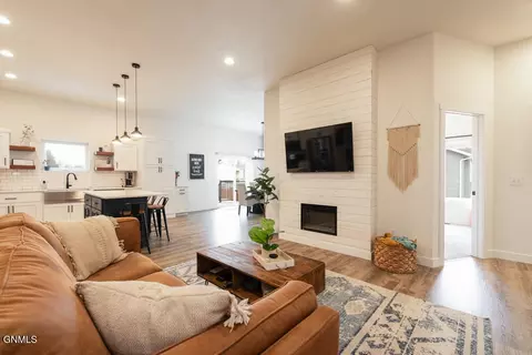 313 Arabian Ave, Bismarck, ND 58503