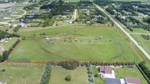 7714 41st St NE, Bismarck, ND 58503