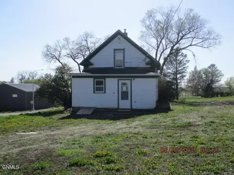 403 Church St, Flasher, ND 58535