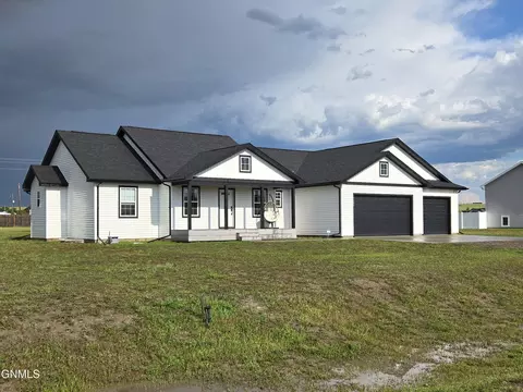5482 Fresh Water Ln, Williston, ND 58801
