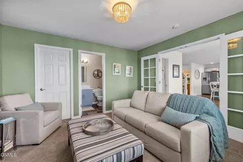 Living - 1531 Creekside Dr, Williston, ND 58801 photo 2 of 2