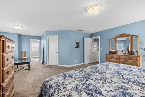 Bedroom - 1531 Creekside Dr, Williston, ND 58801 photo 2 of 7