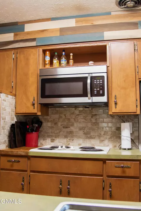 Kitchen - 1210 Park Pl, Williston, ND 58801 photo 5 of 5