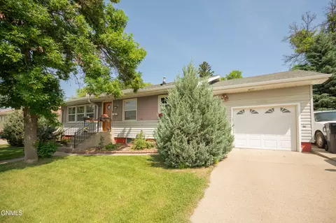 1314 E Divide Ave, Bismarck, ND 58501 photo 2