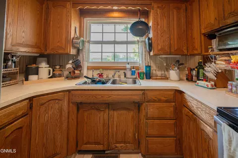 1314 E Divide Ave, Bismarck, ND 58501 photo 29
