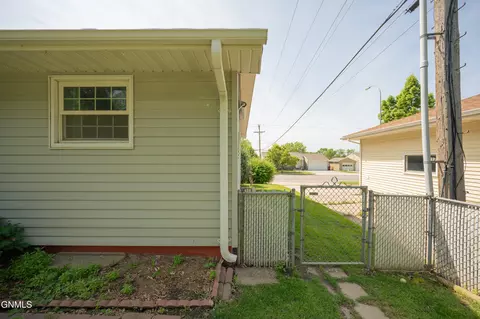 1314 E Divide Ave, Bismarck, ND 58501 photo 48