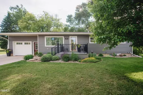309 311 Main St, Buchanan, ND 58420