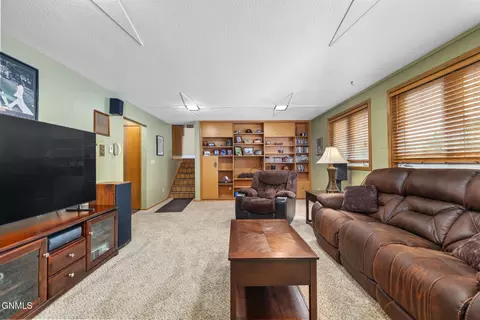 1321 University Ave, Williston, ND 58801 photo 25