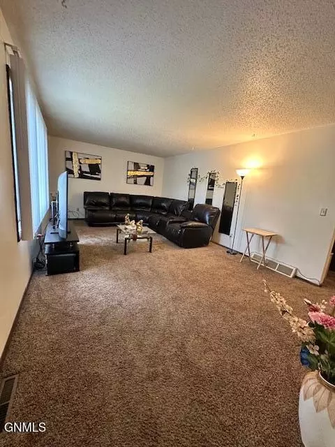Living - 1725 N 17th St, Bismarck, ND 58501 photo 4 of 5