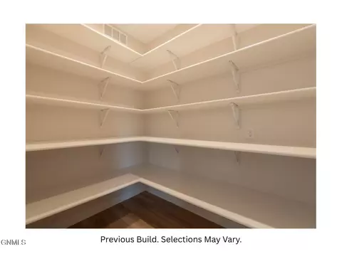2931 Baltimore Dr, Bismarck, ND 58504 photo 7