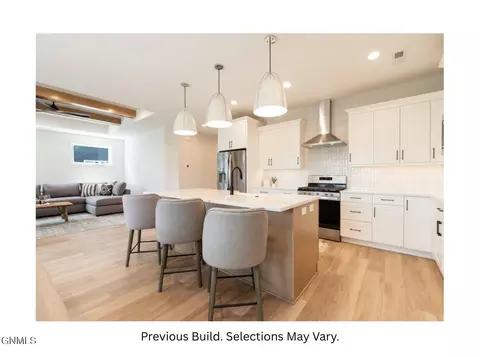 2931 Baltimore Dr, Bismarck, ND 58504 photo 4