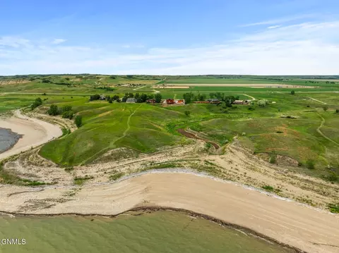 11266 Keys Cove Loop, Ray, ND 58849 photo 9