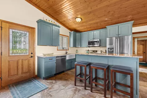 11266 Keys Cove Loop, Ray, ND 58849 photo 13