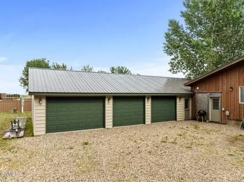 11266 Keys Cove Loop, Ray, ND 58849 photo 6