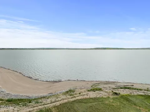 11266 Keys Cove Loop, Ray, ND 58849 photo 10