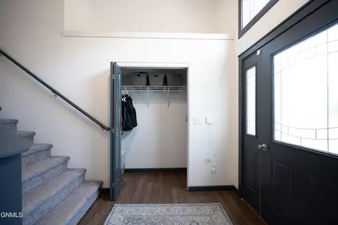 Entry Way - 5706 Olive Tree Dr, Bismarck, ND 58503 photo 2 of 12