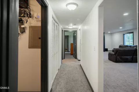 Entry Way - 5706 Olive Tree Dr, Bismarck, ND 58503 photo 10 of 12