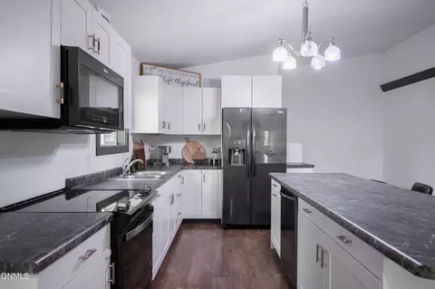 Kitchen - 5706 Olive Tree Dr, Bismarck, ND 58503 photo 3 of 7