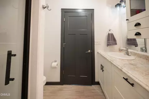 Bath - 5706 Olive Tree Dr, Bismarck, ND 58503 photo 3 of 12