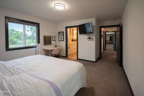 Bedroom - 5706 Olive Tree Dr, Bismarck, ND 58503 photo 2 of 9