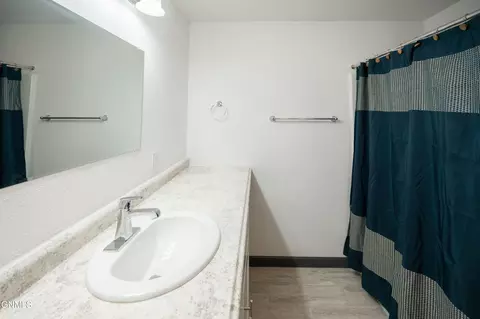 Bath - 5706 Olive Tree Dr, Bismarck, ND 58503 photo 9 of 12