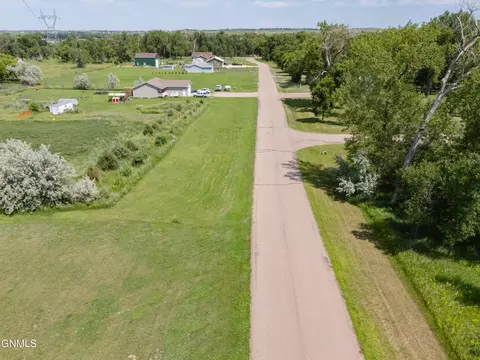 View/Area - 5706 Olive Tree Dr, Bismarck, ND 58503 photo 1 of 1