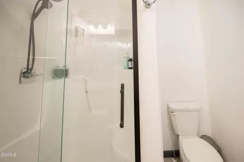 Bath - 5706 Olive Tree Dr, Bismarck, ND 58503 photo 2 of 12