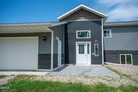 Exterior - 5706 Olive Tree Dr, Bismarck, ND 58503 photo 15 of 17