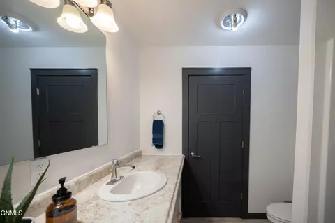 Bath - 5706 Olive Tree Dr, Bismarck, ND 58503 photo 6 of 12
