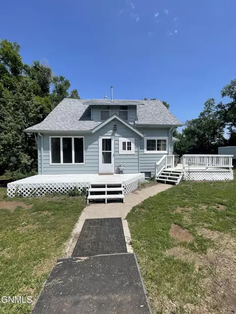 201 Shaw St, Medicine Lake, MT 59247