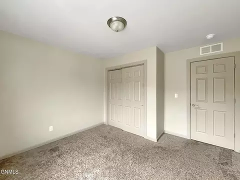Bedroom - 5805 Victoria Ave, Williston, ND 58801 photo 4 of 6