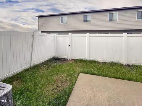 Exterior - 5805 Victoria Ave, Williston, ND 58801 photo 2 of 3