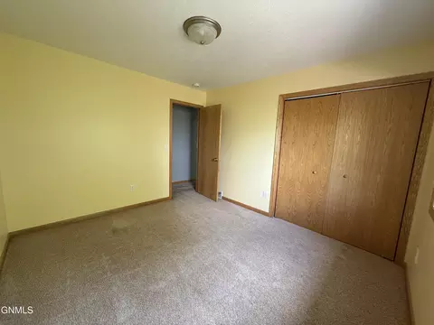 9351 11th Ave SE, Minot, ND 58701 photo 6