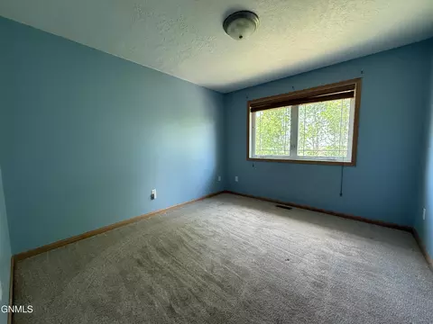 9351 11th Ave SE, Minot, ND 58701 photo 7