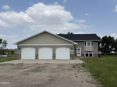 9351 11th Ave SE, Minot, ND 58701