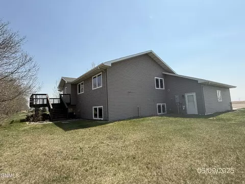9351 11th Ave SE, Minot, ND 58701 photo 20