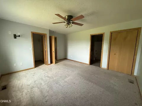 9351 11th Ave SE, Minot, ND 58701 photo 9