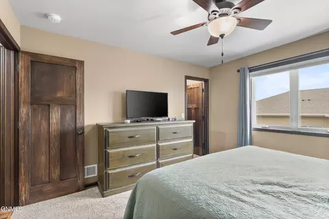 900 Bremner Ave, Bismarck, ND 58503 photo 19